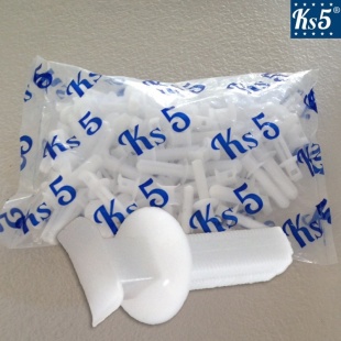 Bag of 100 white plugs